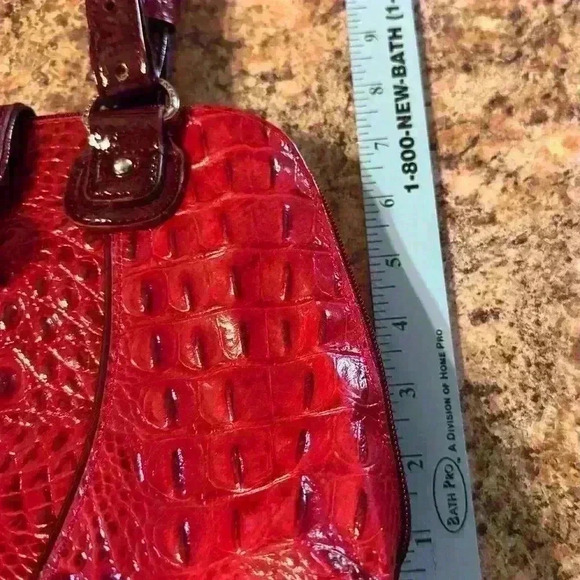 MC Faux Leather Alligator Crocodile Pattern Red Leather Shoulder Purse Handbag. - Picture 10 of 15